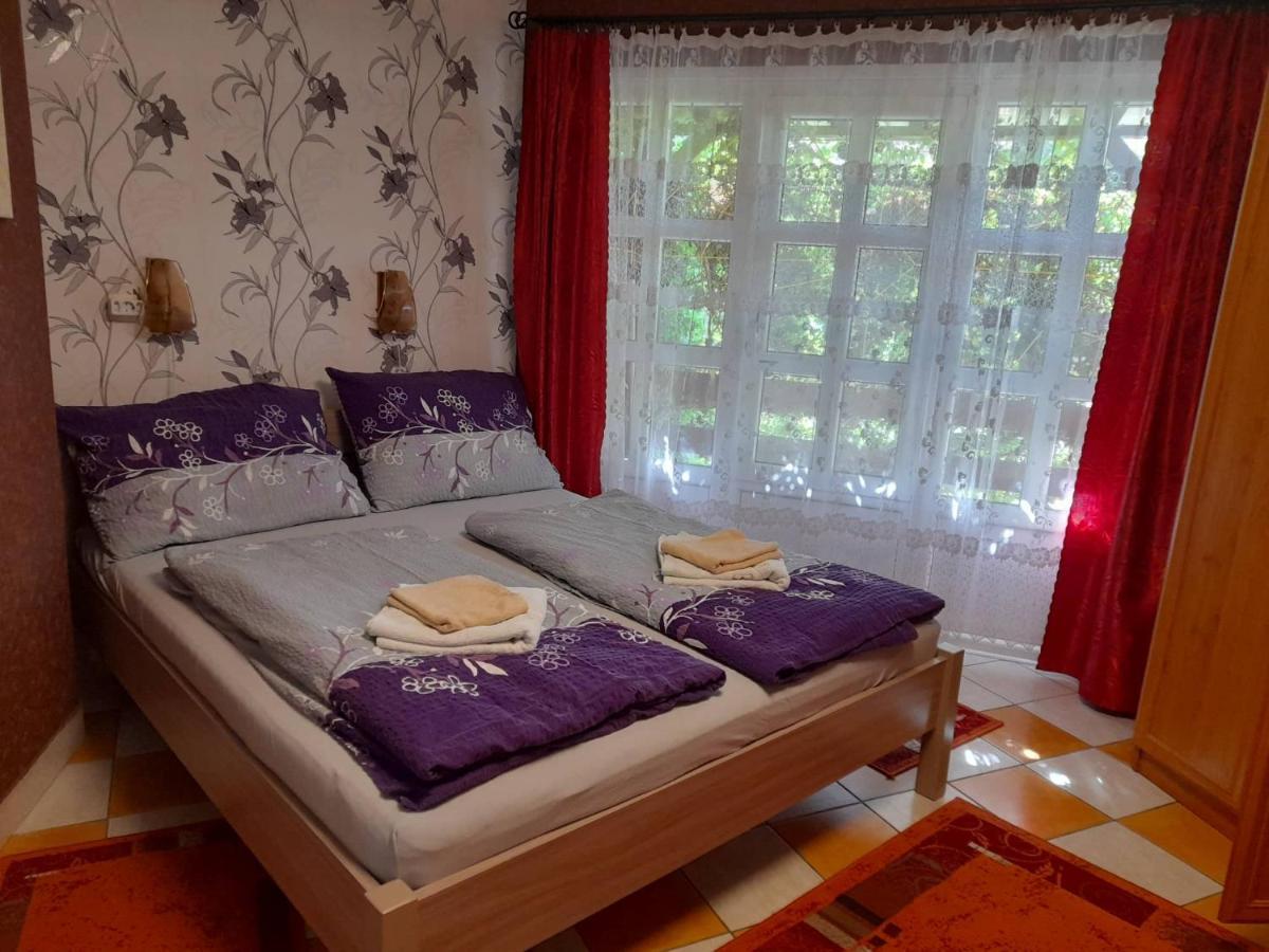 Gyoengyvirag Apartment Romhány Extérieur photo