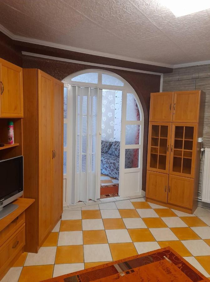 Gyoengyvirag Apartment Romhány Extérieur photo